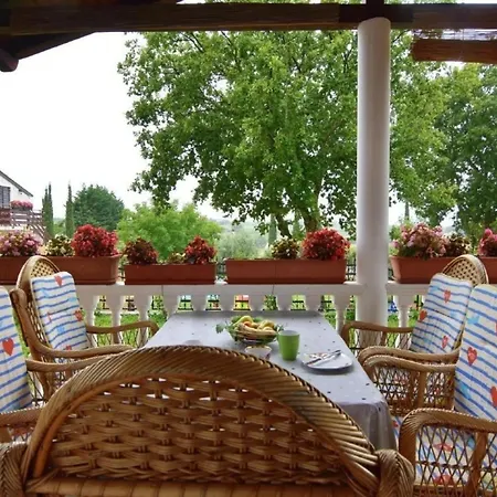 Komfortable In Valica Mit Grossem Garten *
