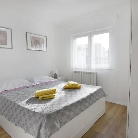 Komfortable In Valica Mit Grossem Garten * Umag